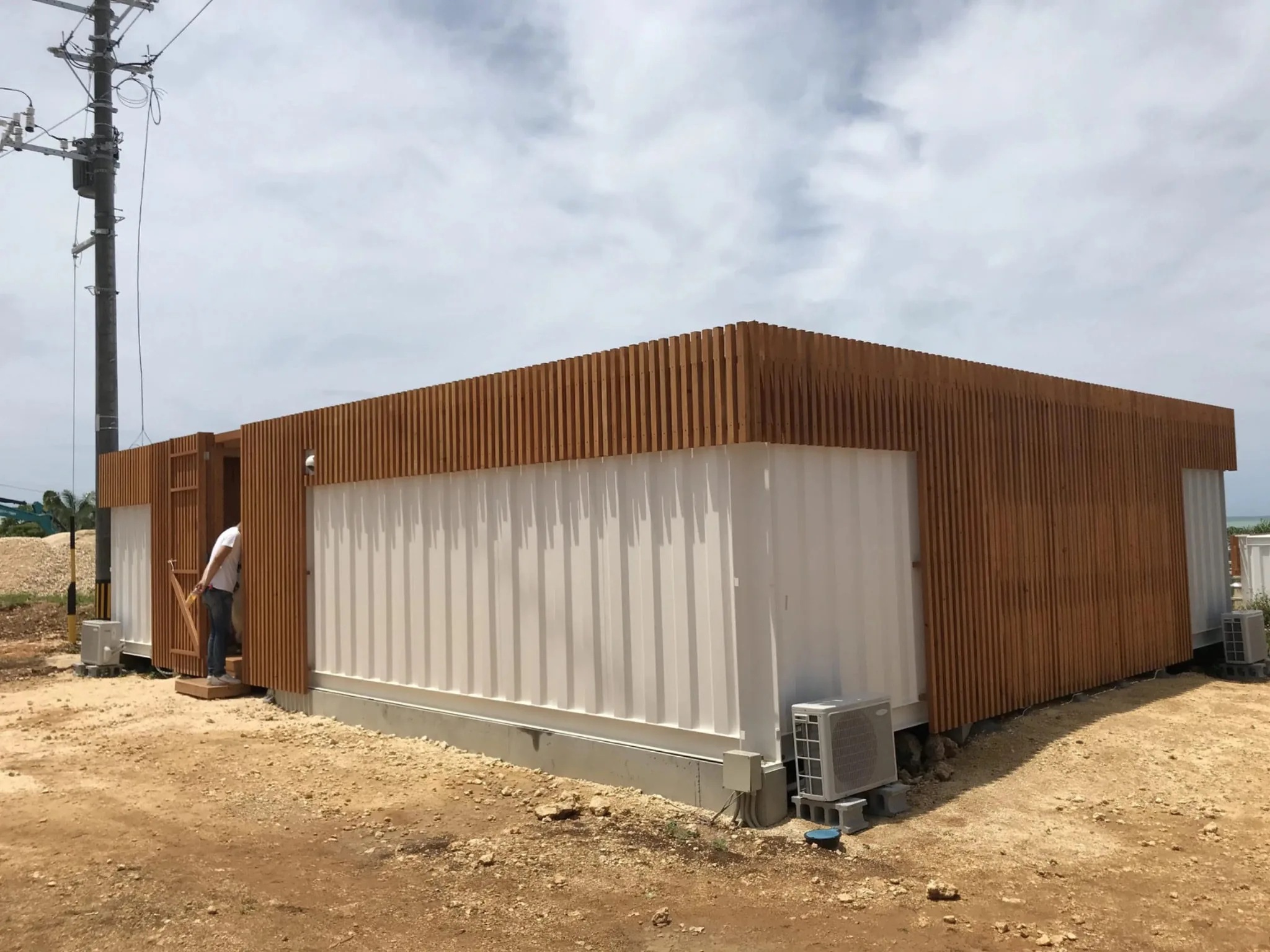 Módulo habitacional revestido para campamento